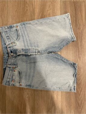 Light 501 Levi Wash Denim Shorts 30W